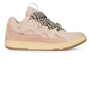 Leather/polyester/elastane upper
Round toe
Lace-up vamp
100% rubber sole